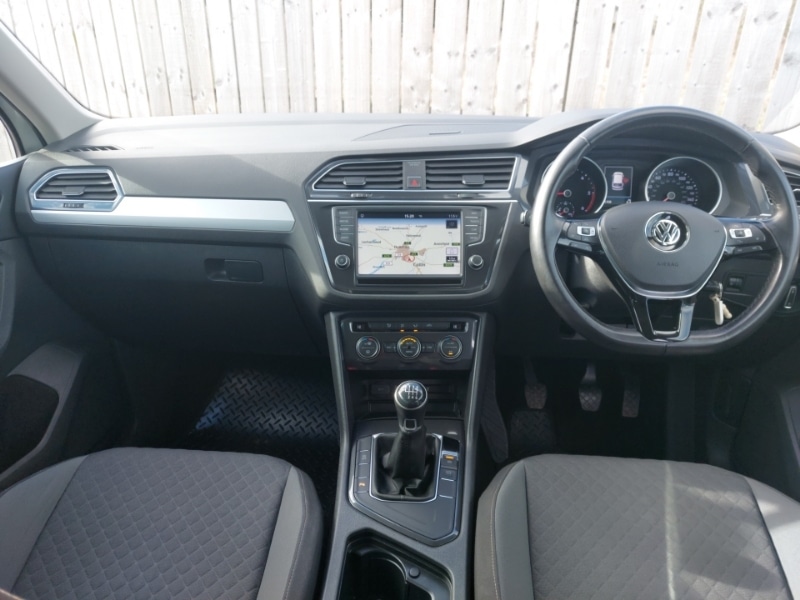 Used Volkswagen Tiguan 2016 for sale - 77933121: Photo 2