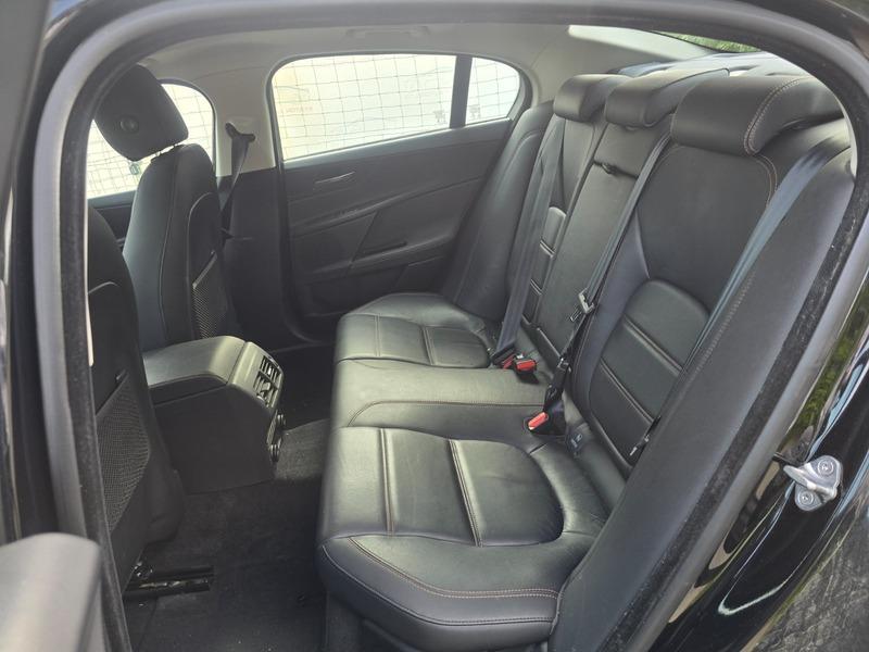 Used Jaguar XE 2015 for sale - 76573364: Photo 15