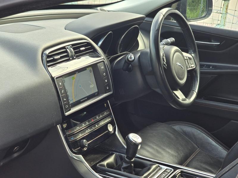 Used Jaguar XE 2015 for sale - 76573364: Photo 16