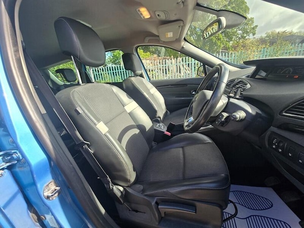 Used Renault Grand Scenic 2015 for sale - 75268333: Photo 15