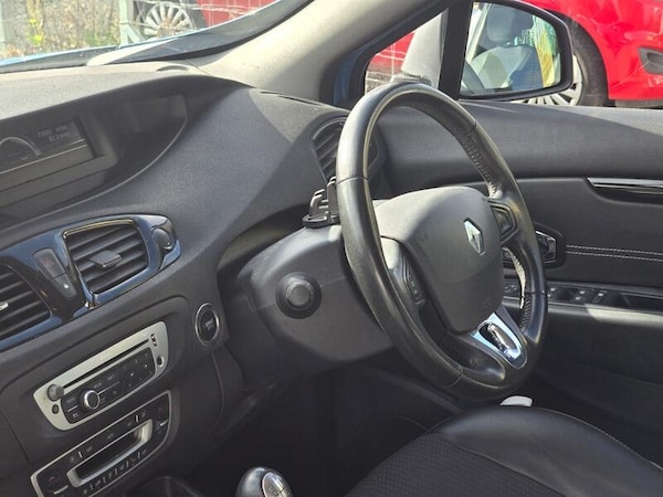 Used Renault Grand Scenic 2015 for sale - 75268333: Photo 17