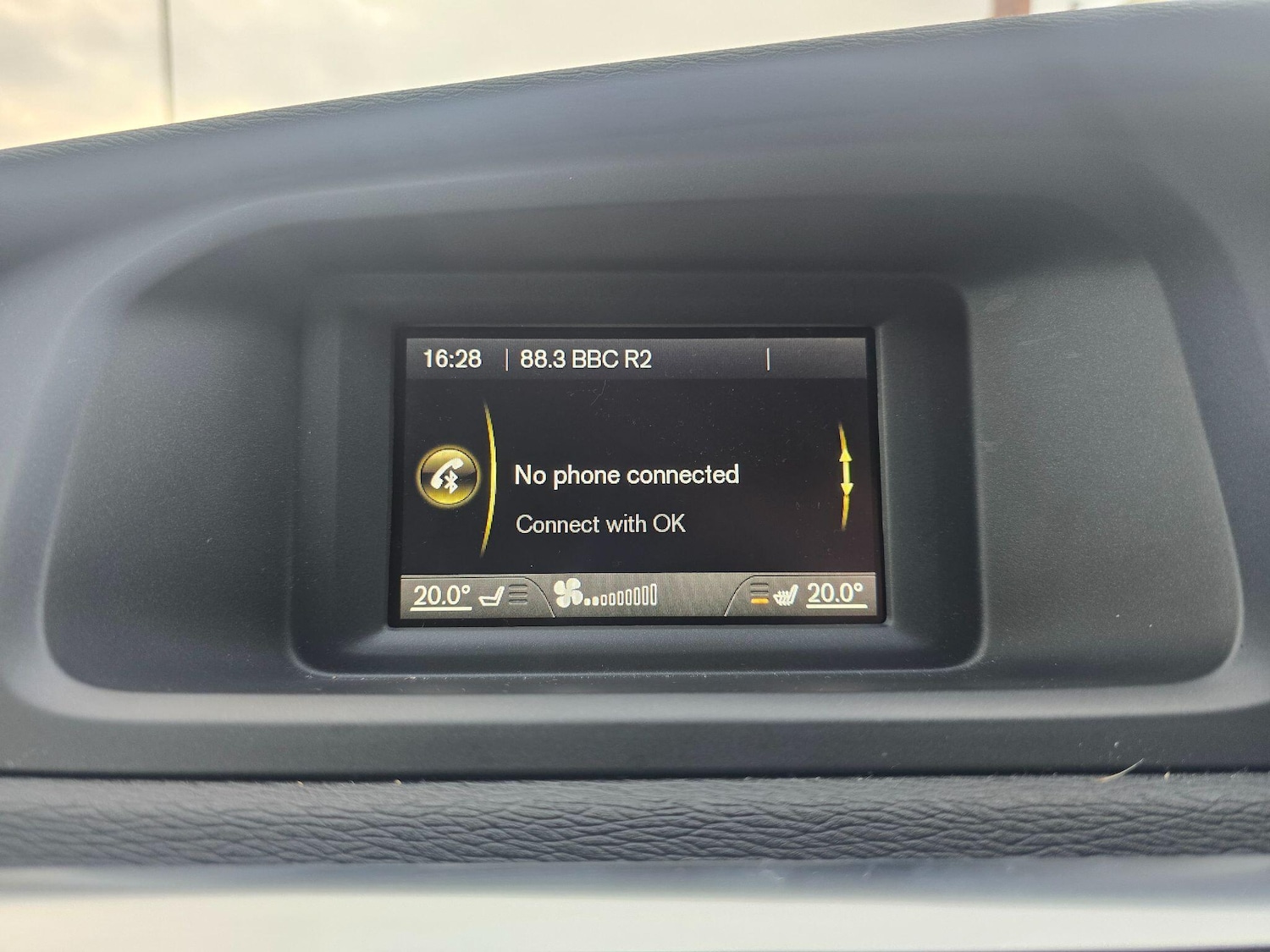 Used Volvo V40 2017 for sale - 76572503: Photo 20