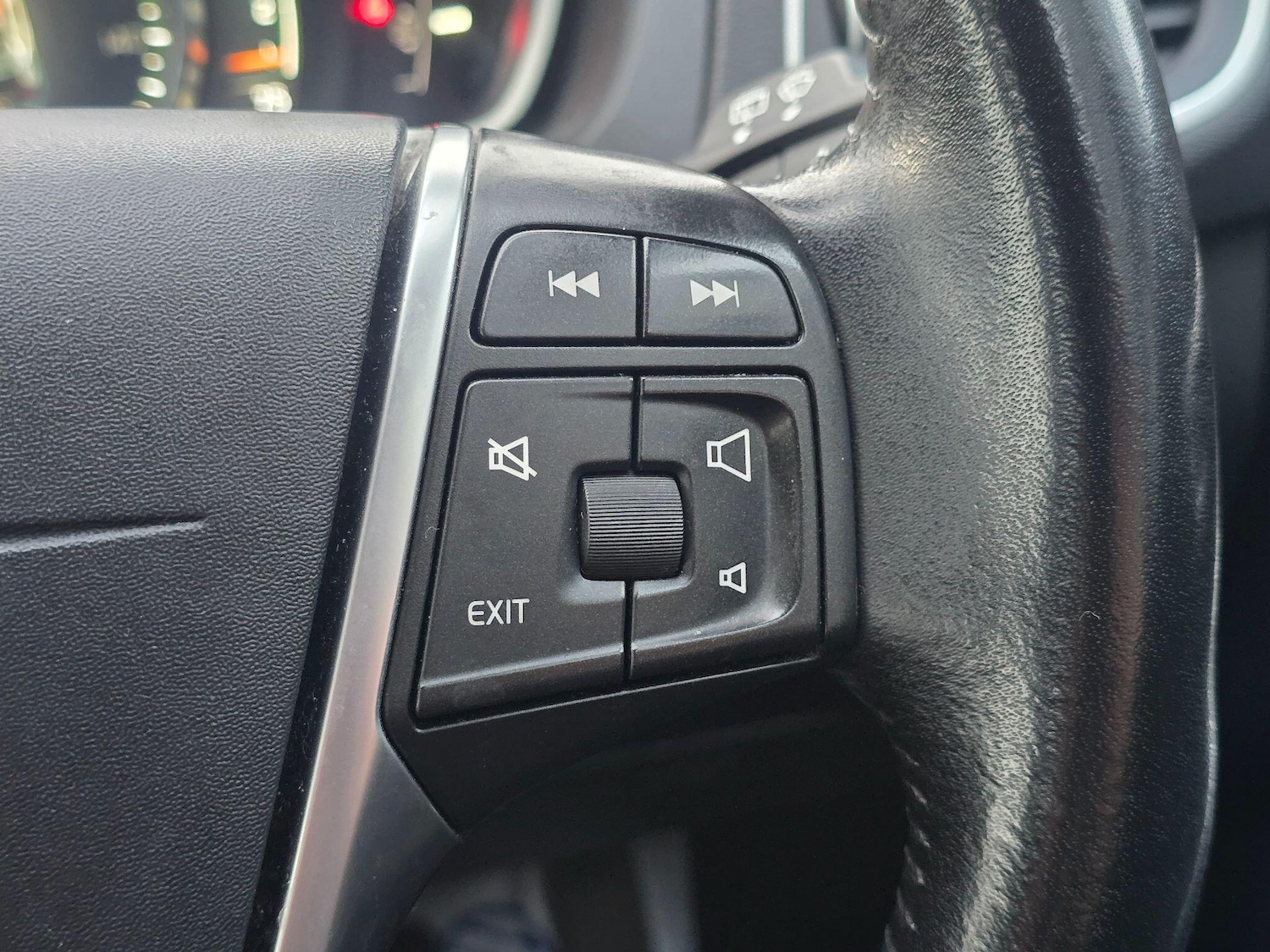 Used Volvo V40 2017 for sale - 76572503: Photo 24