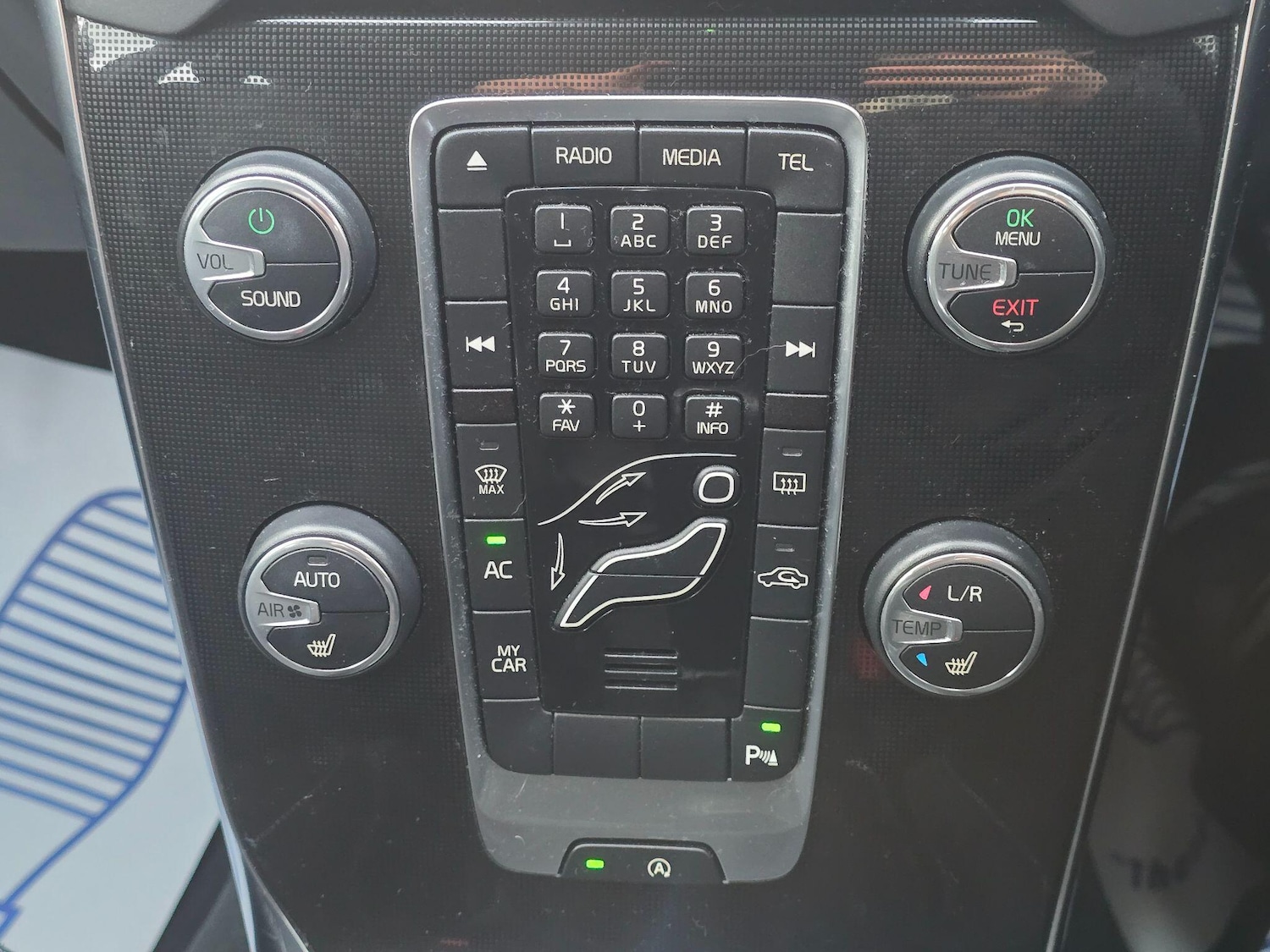 Used Volvo V40 2017 for sale - 76572503: Photo 30