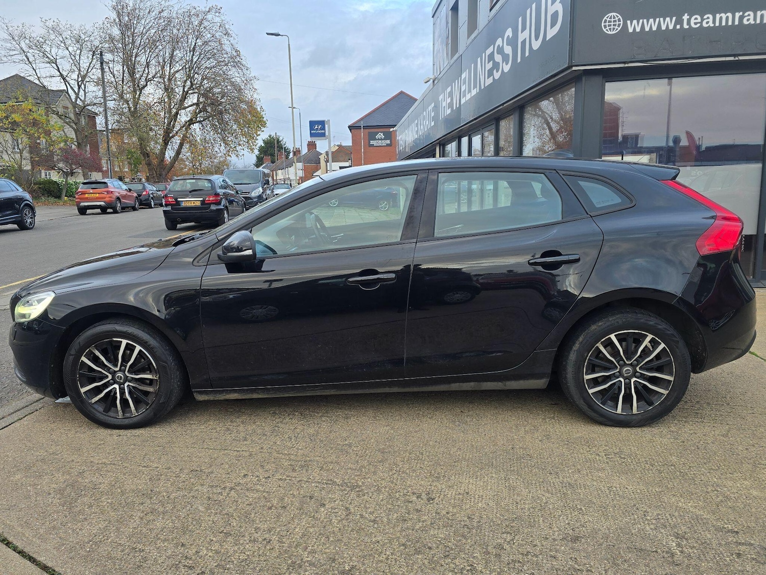 Used Volvo V40 2017 for sale - 76572503: Photo 4