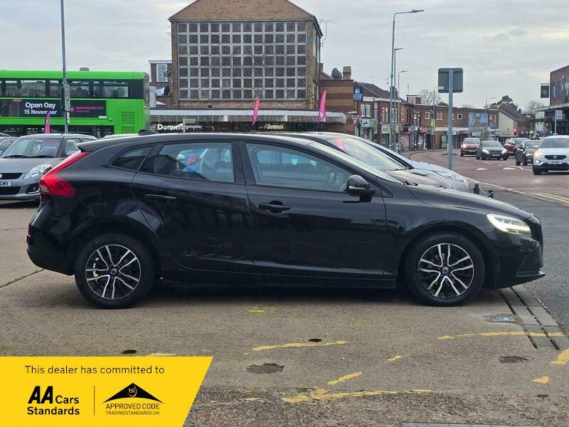 Used Volvo V40 2017 for sale - 76572503: Photo 8