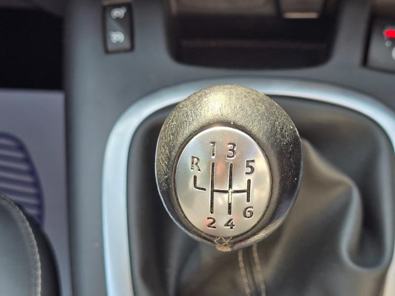 Used Renault Grand Scenic 2014 for sale - 76572152: Photo 32