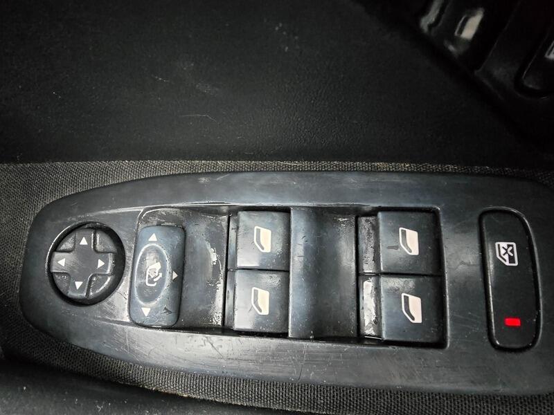 Used Peugeot 208 2014 for sale - 78058422: Photo 23