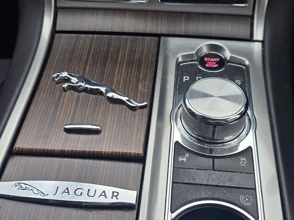 Used Jaguar XF 2012 for sale - 74520884: Photo 24