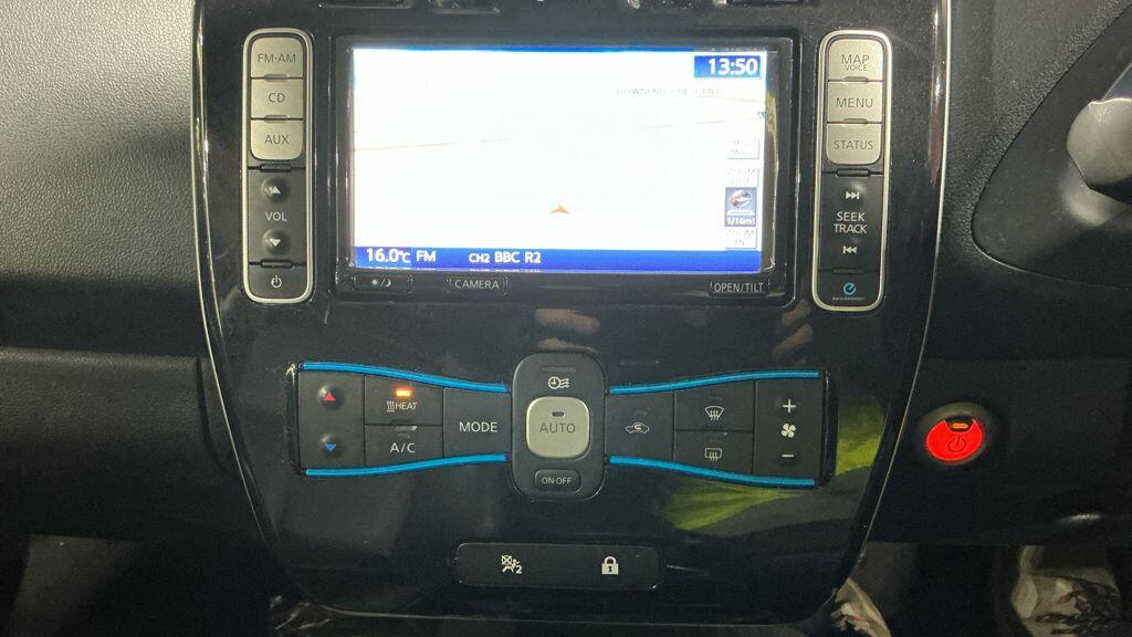 Used Nissan Leaf 2015 for sale - 77940201: Photo 2