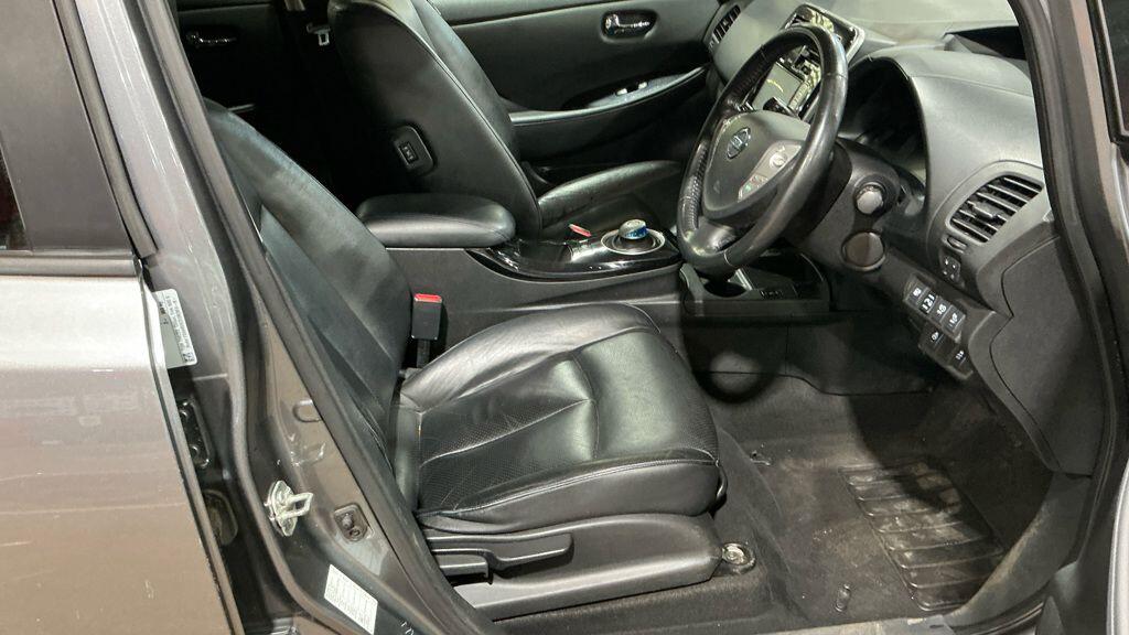 Used Nissan Leaf 2015 for sale - 77940201: Photo 8