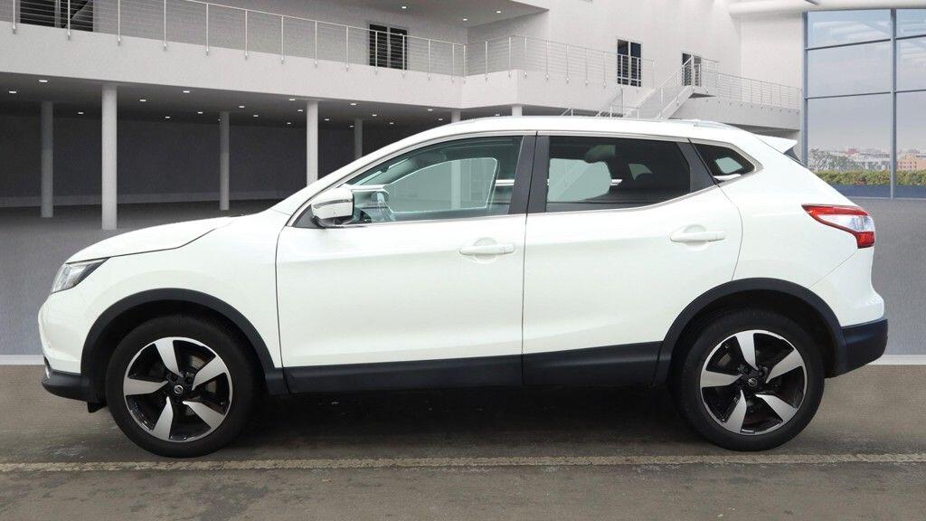 Used Nissan Qashqai 2015 for sale - 76572002: Photo 8