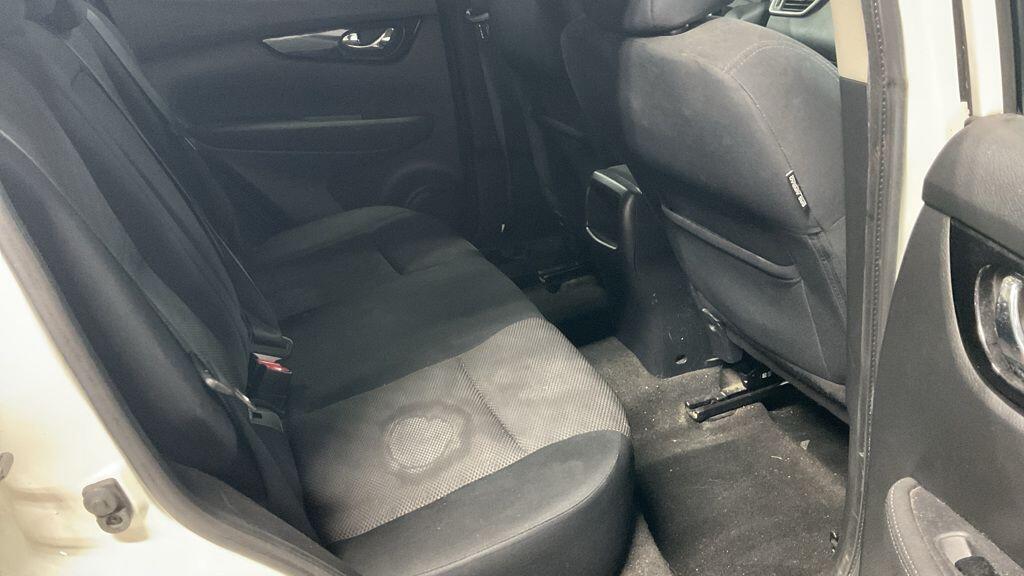 Used Nissan Qashqai 2015 for sale - 76572002: Photo 9
