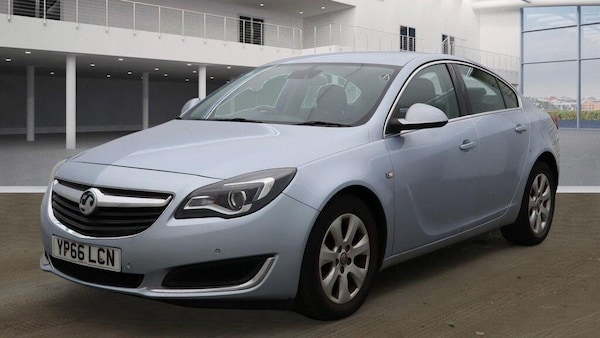 Used Vauxhall Insignia 2016 for sale - 76239799: Photo 2