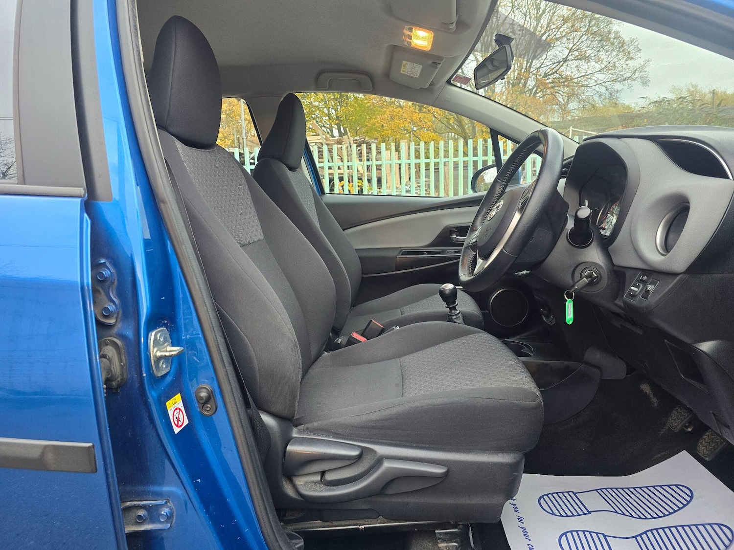 Used Toyota Yaris 2015 for sale - 76573671: Photo 11