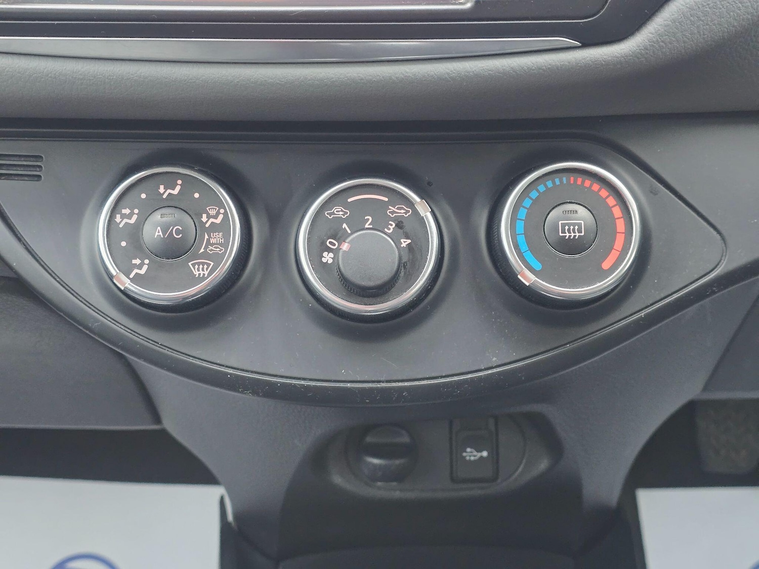 Used Toyota Yaris 2015 for sale - 76573671: Photo 17