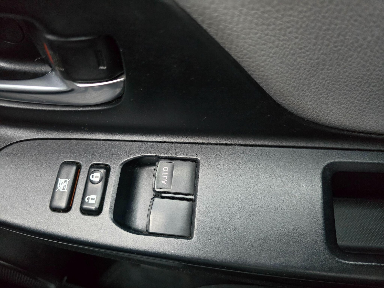 Used Toyota Yaris 2015 for sale - 76573671: Photo 19