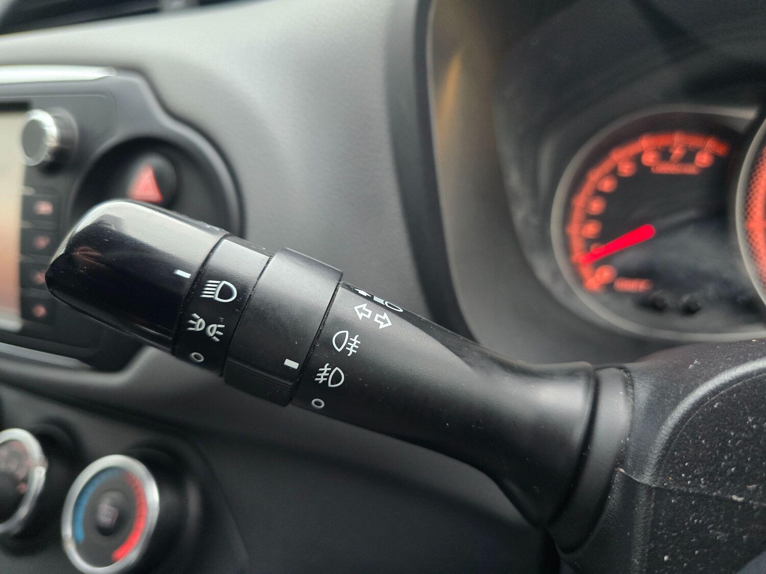 Used Toyota Yaris 2015 for sale - 76573671: Photo 23