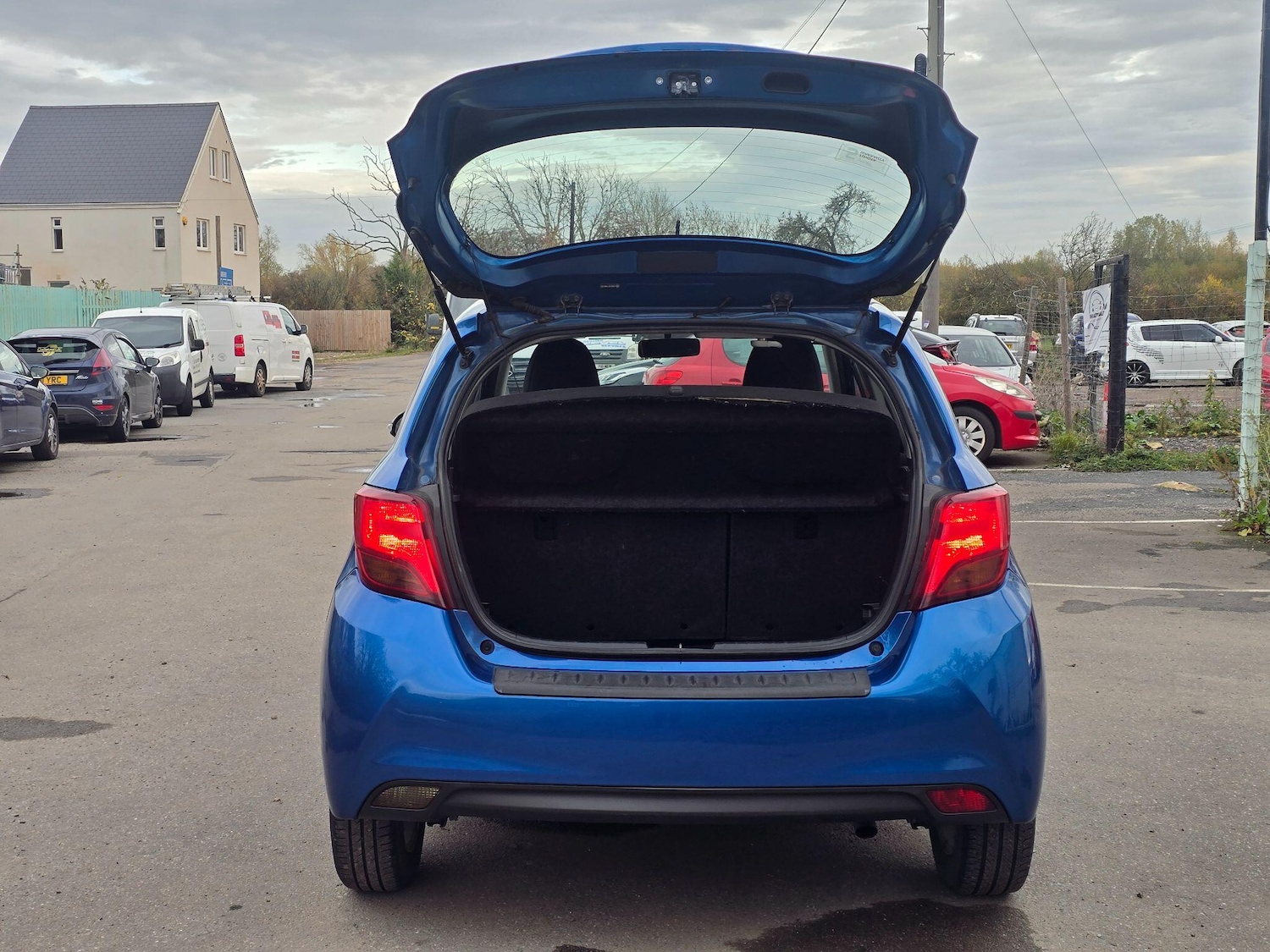 Used Toyota Yaris 2015 for sale - 76573671: Photo 7