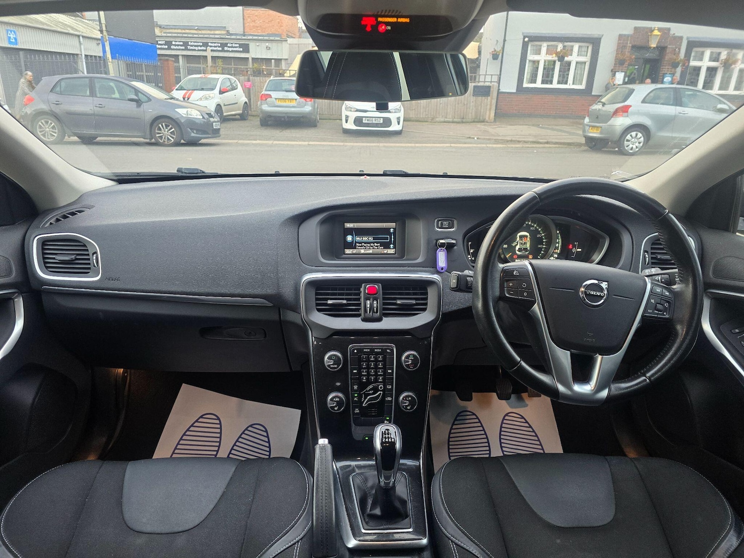 Used Volvo V40 2017 for sale - 76666610: Photo 15