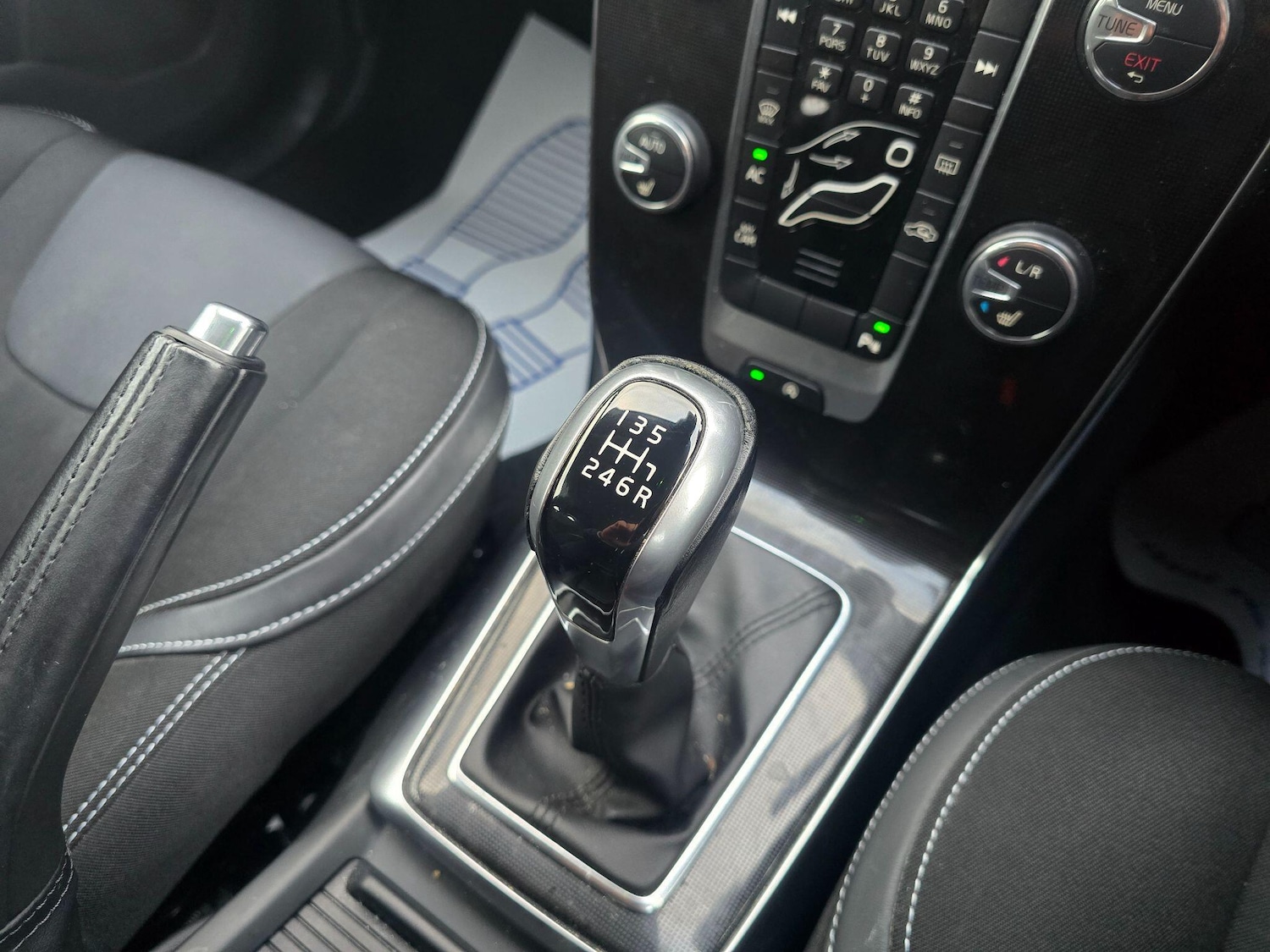 Used Volvo V40 2017 for sale - 76666610: Photo 17