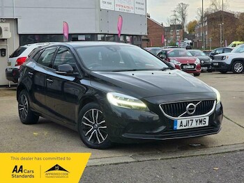 (17) - 2.0 D2 Momentum Euro 6 (s/s) 5dr