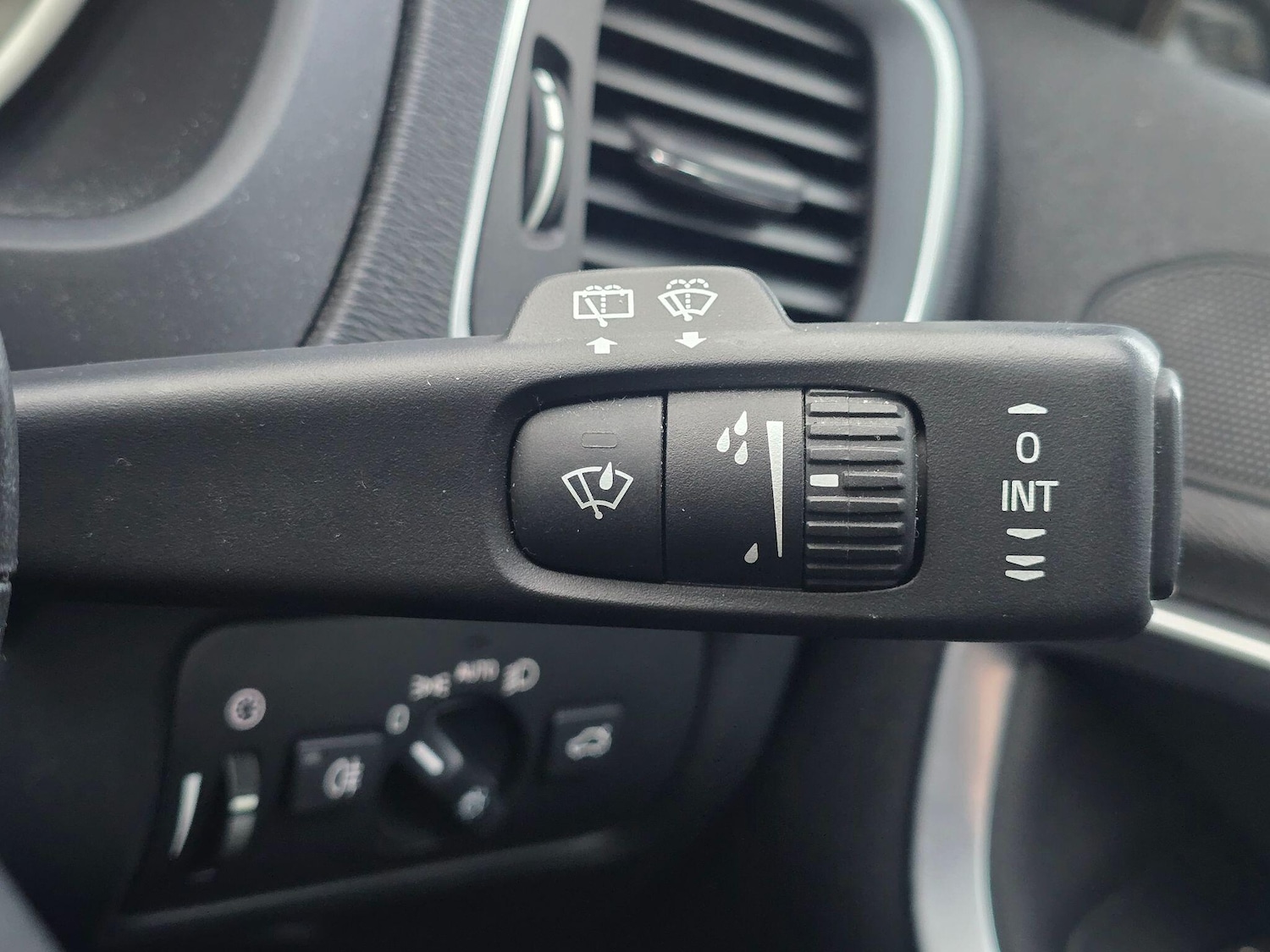 Used Volvo V40 2017 for sale - 76666610: Photo 22