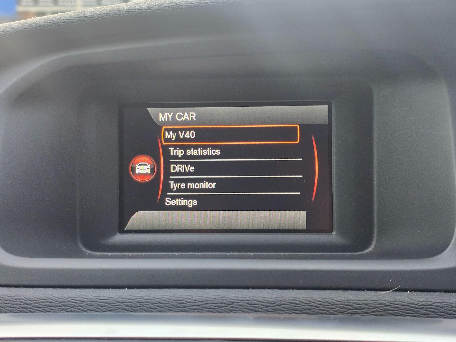 Used Volvo V40 2017 for sale - 76666610: Photo 28