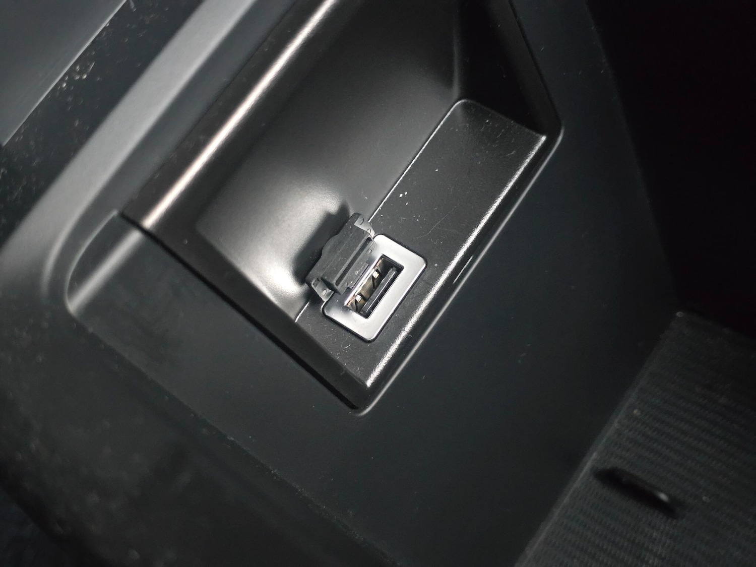 Used Volvo V40 2017 for sale - 76666610: Photo 31