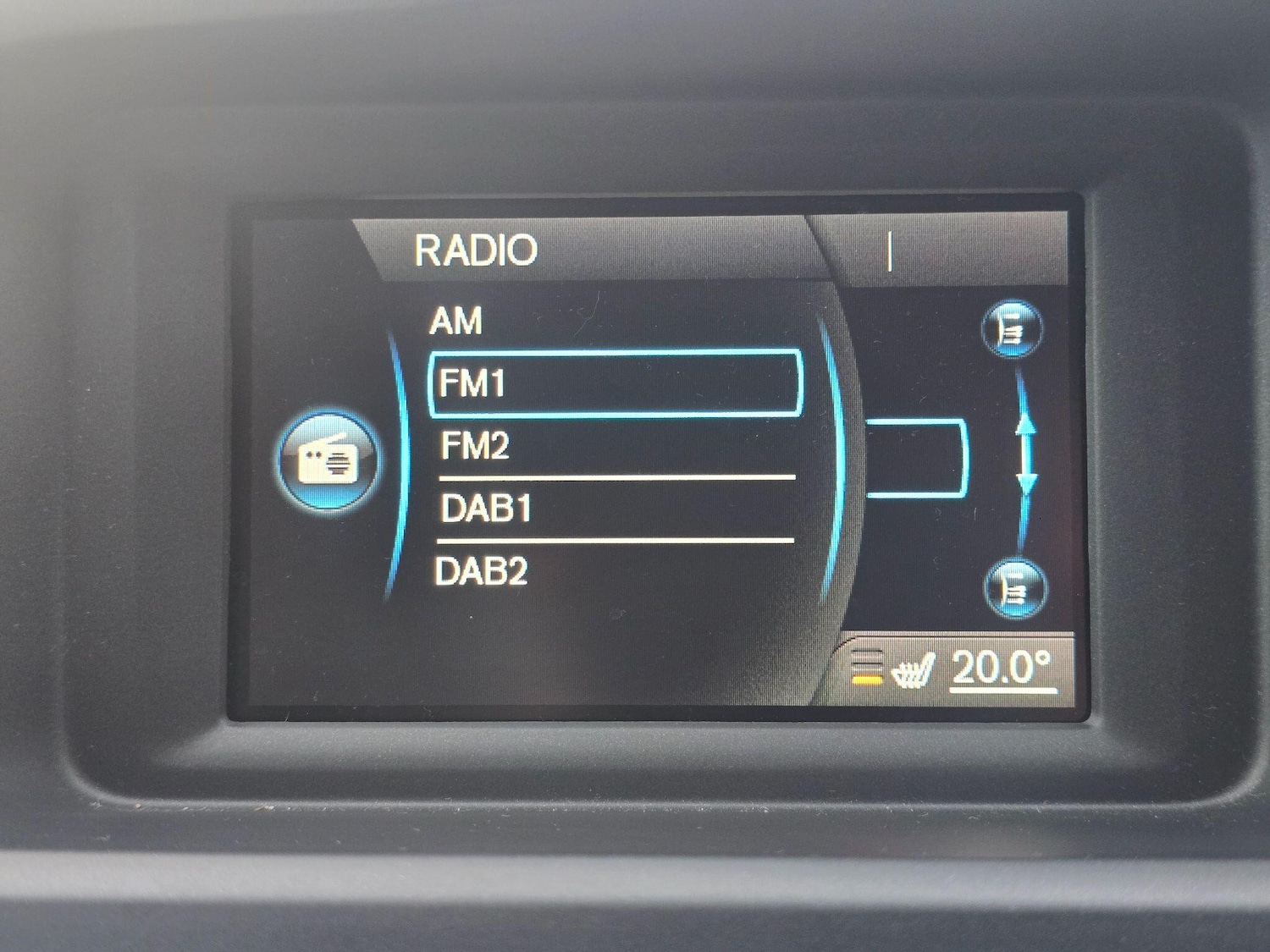 Used Volvo V40 2017 for sale - 76666610: Photo 32