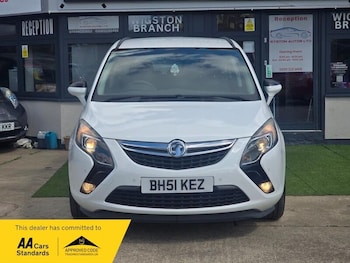 Used Vauxhall Zafira Tourer 2015 for sale - 78275500: Photo