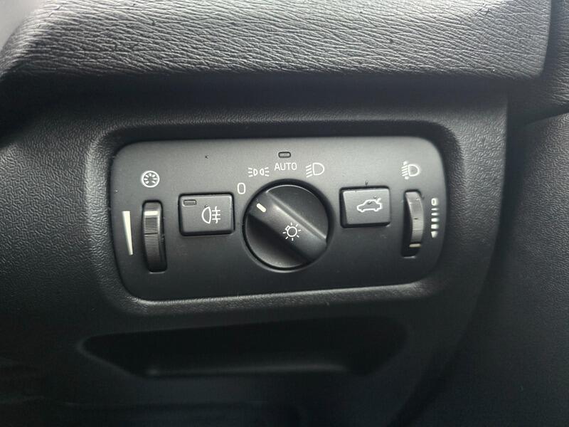 Used Volvo V40 2016 for sale - 76952346: Photo 23