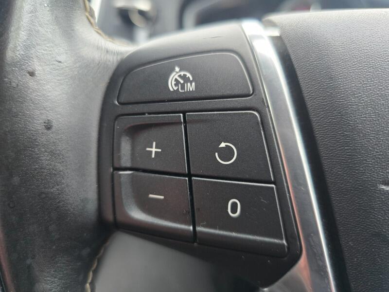 Used Volvo V40 2016 for sale - 76952346: Photo 25