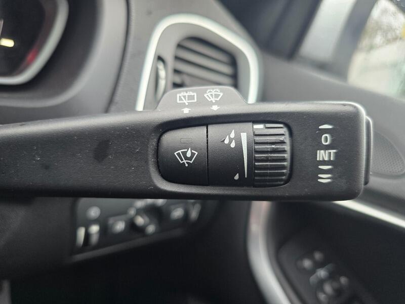 Used Volvo V40 2016 for sale - 76952346: Photo 26