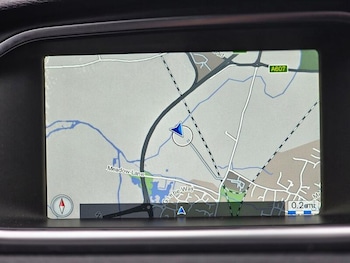 Used Volvo V40 2016 for sale - 76952346: Photo