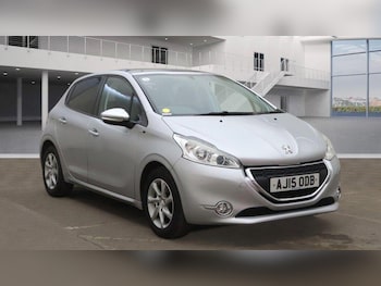 Peugeot - 208