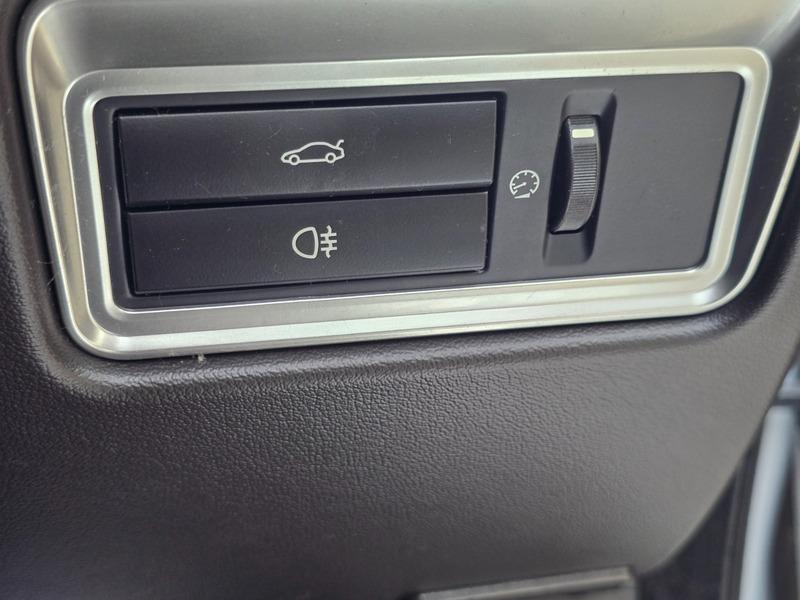 Used Jaguar XF 2012 for sale - 76573443: Photo 21