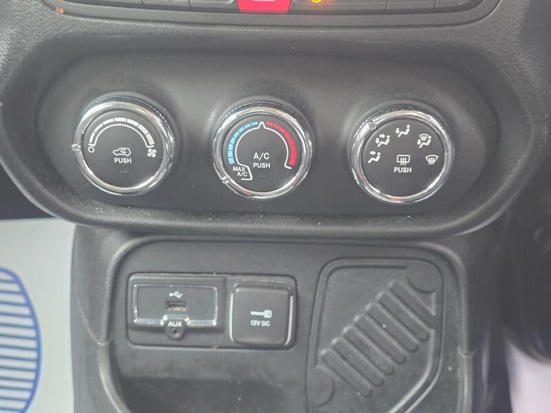 Used Jeep Renegade 2015 for sale - 76997295: Photo 28