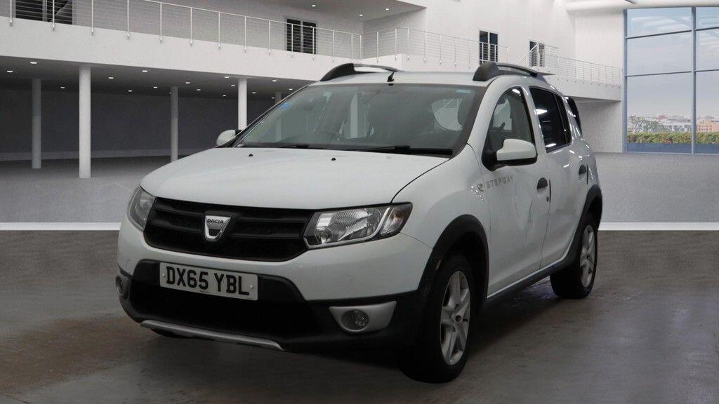 Used Dacia Sandero Stepway 2015 for sale - 77203777: Photo 2