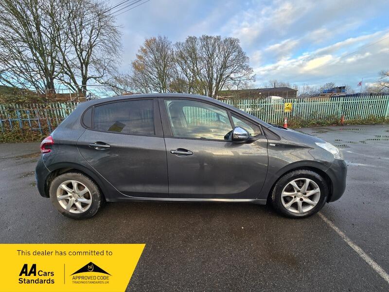 Used Peugeot 208 2014 for sale - 76728041: Photo 10