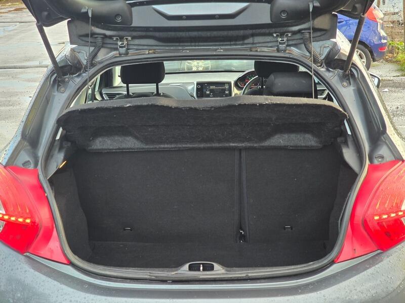 Used Peugeot 208 2014 for sale - 76728041: Photo 11
