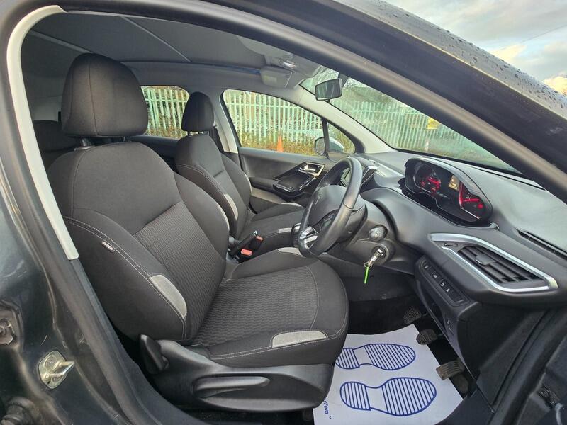 Used Peugeot 208 2014 for sale - 76728041: Photo 15