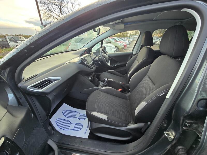 Used Peugeot 208 2014 for sale - 76728041: Photo 17