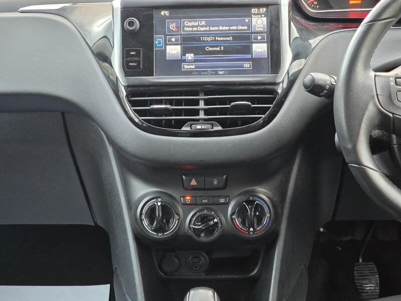 Used Peugeot 208 2014 for sale - 76728041: Photo 22