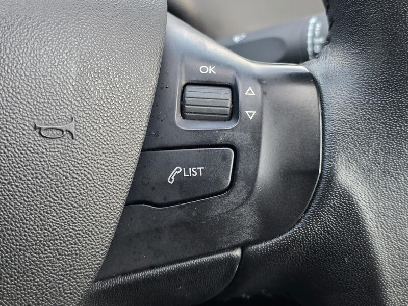 Used Peugeot 208 2014 for sale - 76728041: Photo 26