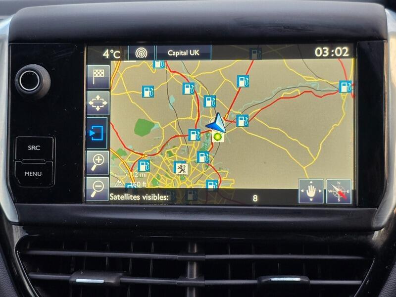 Used Peugeot 208 2014 for sale - 76728041: Photo 3