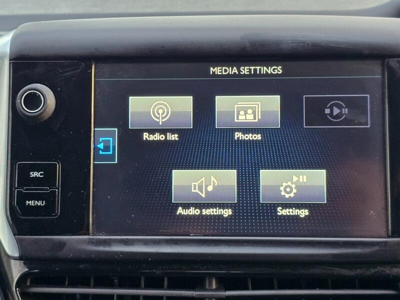 Used Peugeot 208 2014 for sale - 76728041: Photo 30