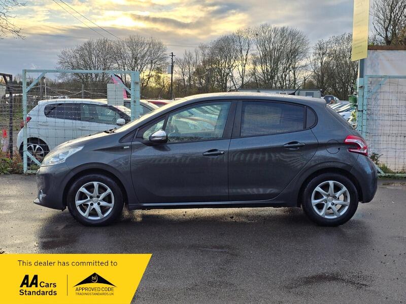 Used Peugeot 208 2014 for sale - 76728041: Photo 6