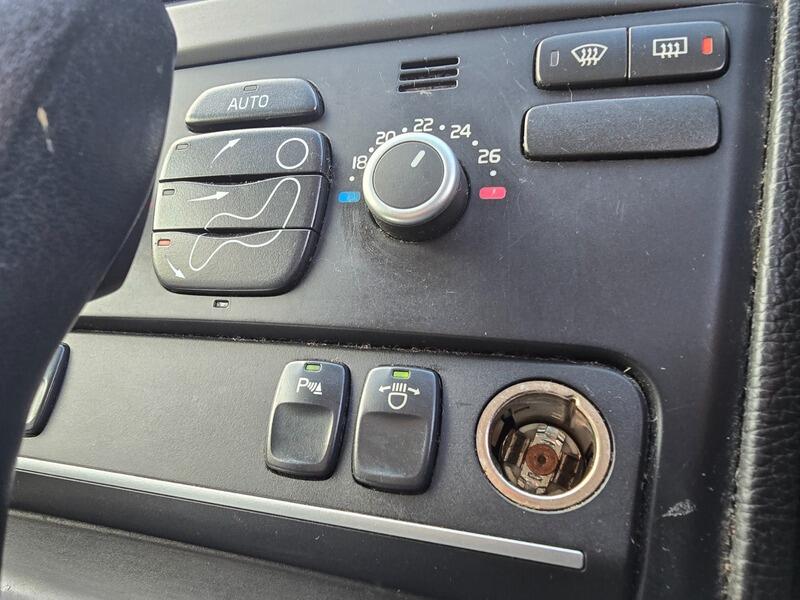 Used Volvo XC90 2010 for sale - 77468555: Photo 24