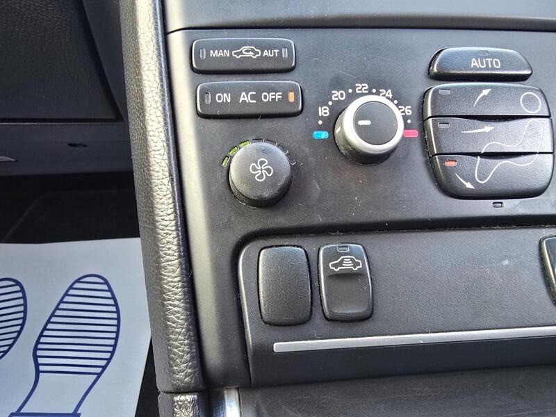 Used Volvo XC90 2010 for sale - 77468555: Photo 25